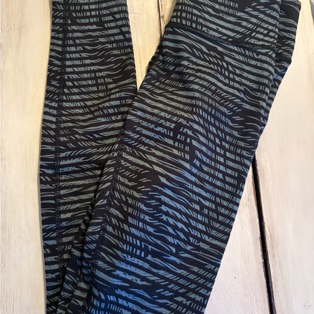 lululemon athletica Black and Gray Patterned Leggings